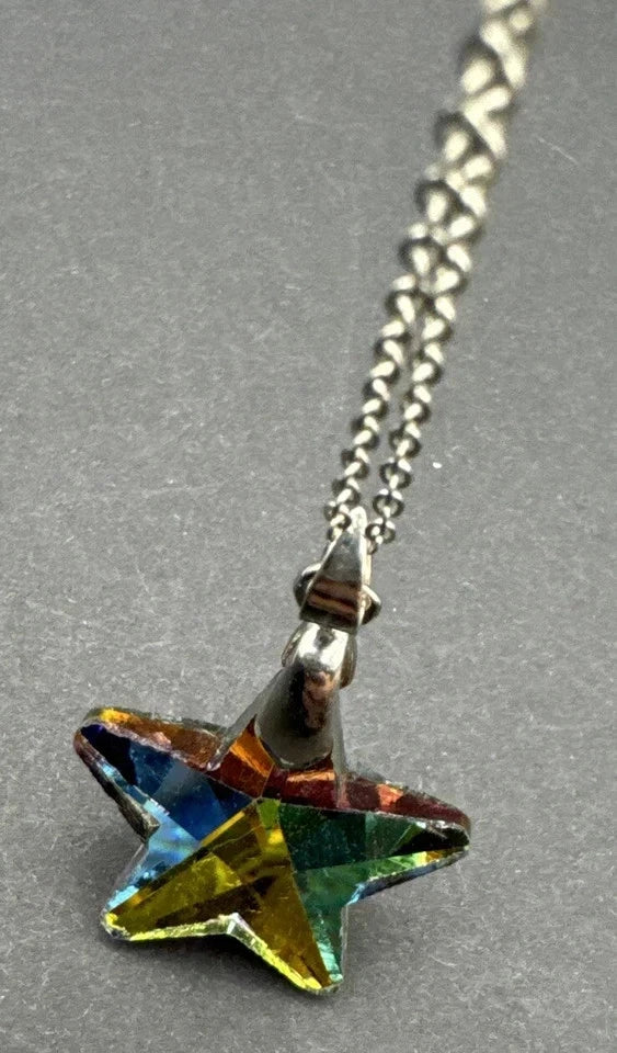 Silver Tone Star Pendant 18” Necklace Stunning Statement Piece!
